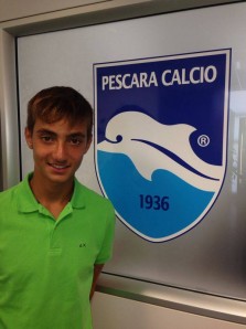 Michele Sorbo col logo del Pescara