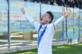 Saverio Pellecchia con la maglia del Brindisi