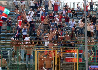 I tifosi della Casertana a Pagani (Foto Giuseppe Scialla)