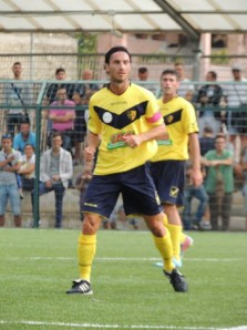Dino Fava Passaro in maglia gialloblù (foto Fantaccione)