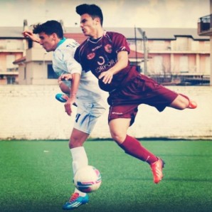 Osvaldo De Vincenzo qui in azione con l'Aversa Normanna