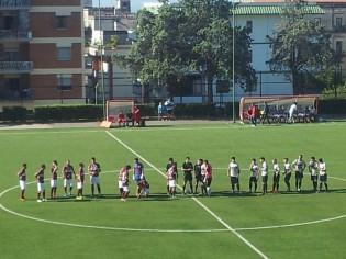 Squadre schierate in campo 