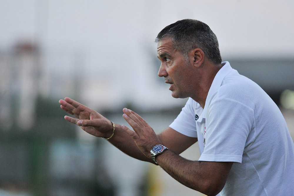 Aversa, Novelli avanti a testa alta: “Non mi dimetto e credo fortemente nella salvezza”