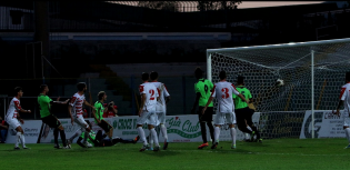 Il gol partita di Idda (Foto Giuseppe Scialla)