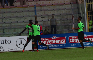 La gioia di Cissè dopo il gol (Foto Giuseppe Scialla)