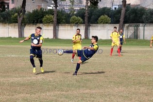Bernardo Caterino, 57 reti in maglia gialloblù (foto Armando Serpe)