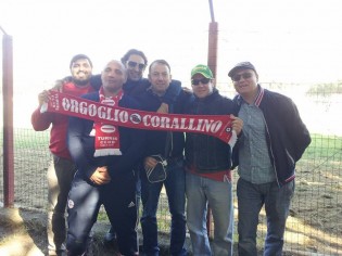 I tifosi della Turris gruppo 'Orgoglio corallino'