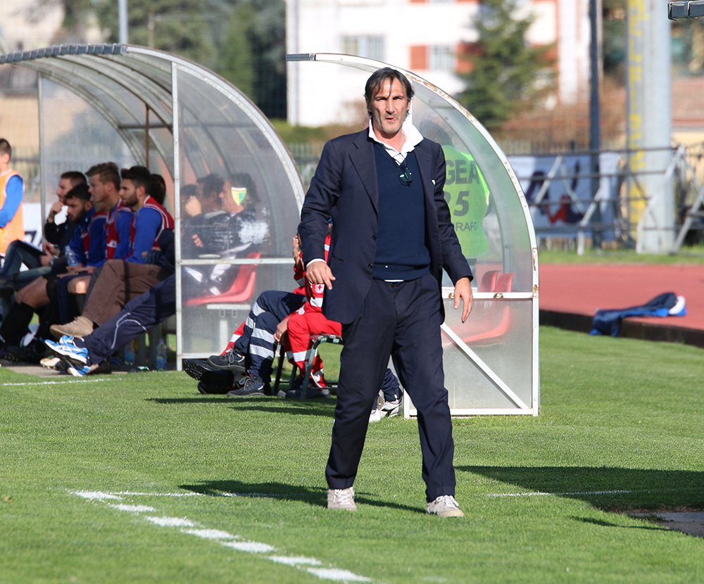 Gregucci a colloquio con la Casertana ma è già stato esonerato, Campilongo al suo posto