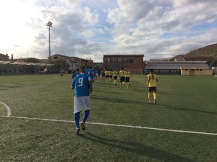 Ingresso in campo delle squadre (foto Antimo Cusano)