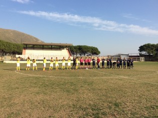 Saluto iniziale delle squadre (foto Antimo Cusano)