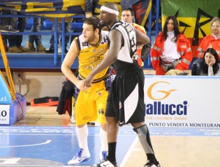 Dejan Ivanov marca Jones in Montegranaro-Juvecaerta di tre anni fa