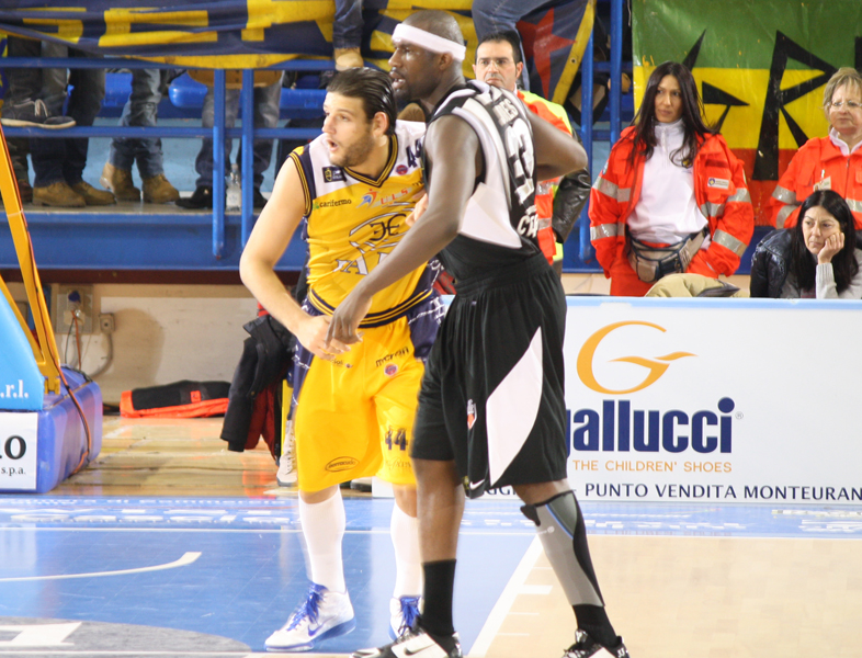 Dejan Ivanov marca Jones in Montegranaro-Juvecaerta di tre anni fa