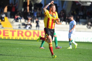 Eusepi del Benevento salito a quota cinque reti (Foto Vincenzo Di Monda)