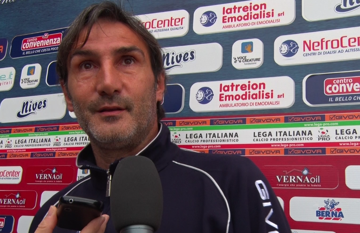 Gregucci e la Casertana pronti per sfidare la capolista: “Benevento è un banco di prova fondamentale”