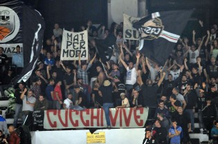 I tifosi della Juvecaserta (Foto Carozza)