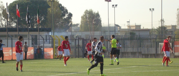 Un'azione di gioco di Nola-Villa Literno