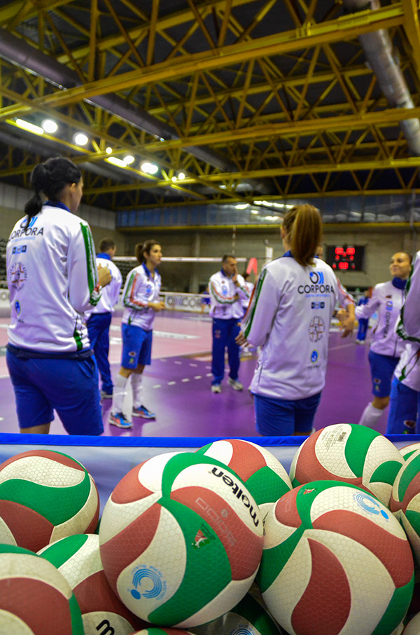 Corpora, a Milano a caccia del primo blitz