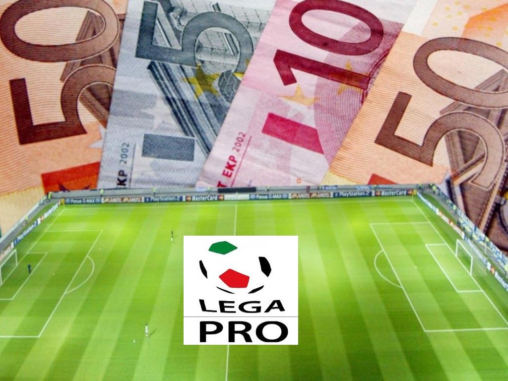 La Nocerina pagava in nero: ben 75 persone coinvolte, ci sono anche tre ex Marcianise e tanti calciatori famosi