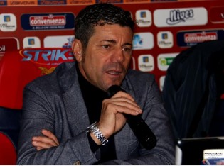 Campilongo in sala stampa (Foto Giuseppe Scialla)