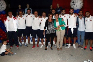 Il presidente Salemme con la psicologa Longobardi e lo staff al completo