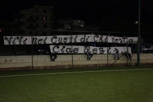 Striscione per Regis
