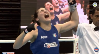 Angela Carini, alla proclamazione della vittoria della finale Mondiale