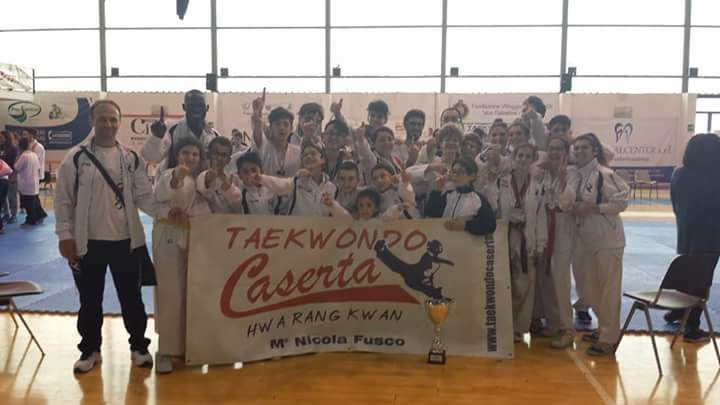 Taekwondo Caserta ingordo: 32 medaglie agli Interregionali di forme