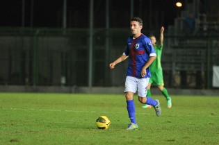 Martiniello in gol contro la Salernitana (Foto Vincenzo Di Monda)