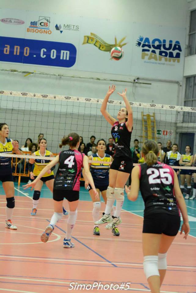 Applausi per la Volalto Aversa, ma Pontecagnano conquista la semifinale