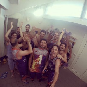 La festa dei Phoenix negli spogliatoi di Montecatini