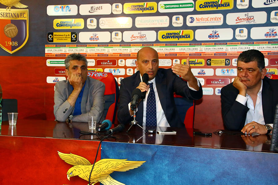 La Casertana e la vicenda Pinto, lo sconforto di Lombardi: “Presi in giro dalla vecchia Amministrazione, senza sintetico andremo via”