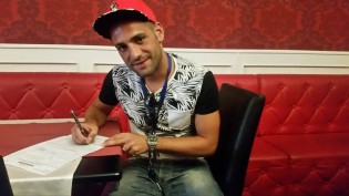 Nicola Celio al momento della firma