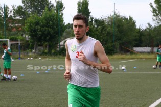 Angelo Lopetrone durante l'allenamento con il Marcianise