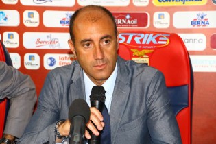 Nunzio Zavettieri al momento della presentazione