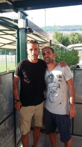 Il centrocampista Moriello con il dg Mattia Aveta