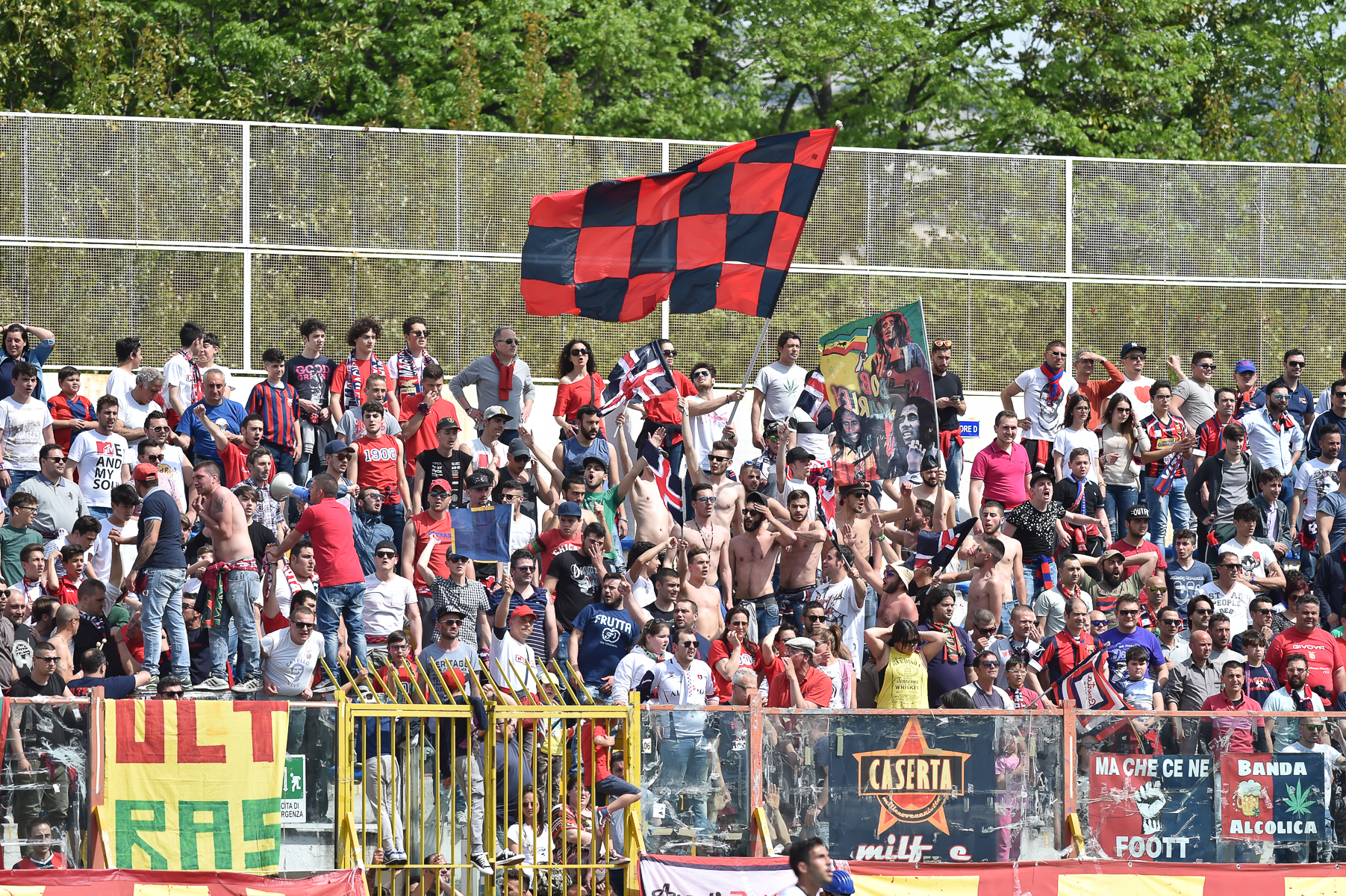 I tifosi della Casertana (Foto Alfonso Miranda)
