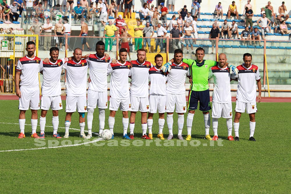 La Casertana contro il Lecco (Foto Carozza)