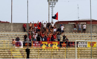 I tifosi rossoblù a Catanzaro