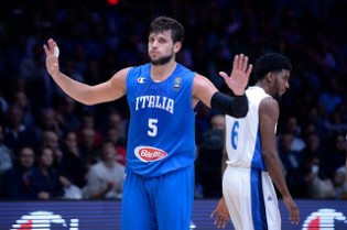 Gentile in azione contro Israele