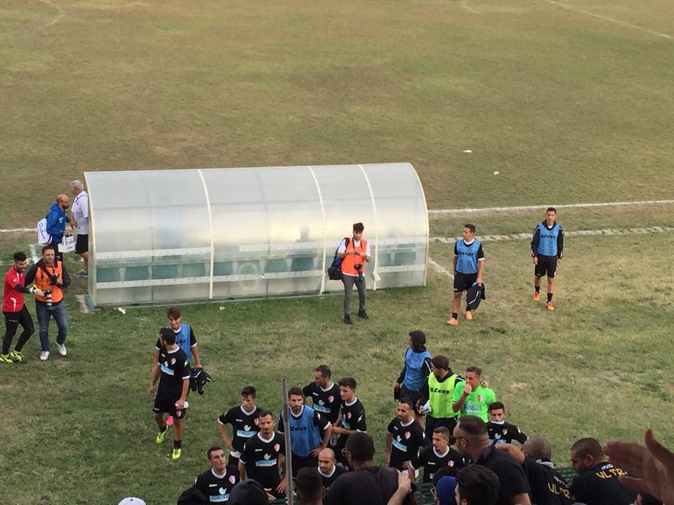 Savoia: la sconfitta non è andata giù, al triplice fischio faccia a faccia