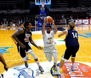 Peyton Siva in azione