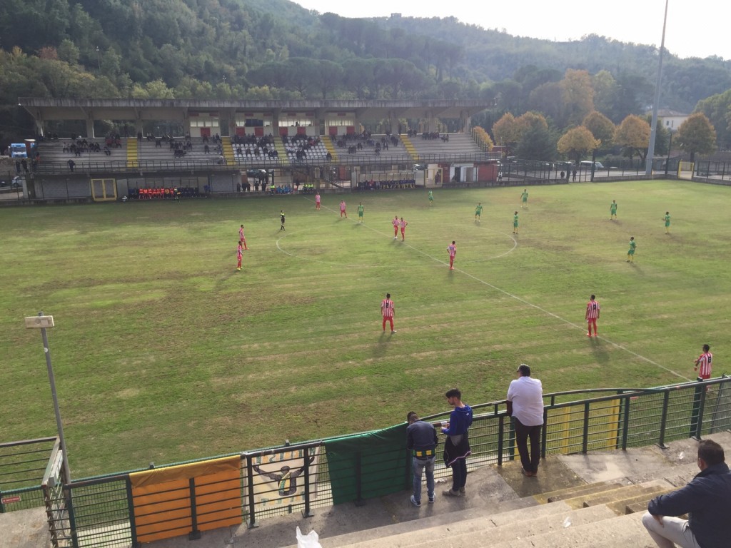 Gara Di Atletica Con Una Fossa