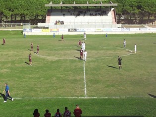 Calcio d'inizio della gara 
