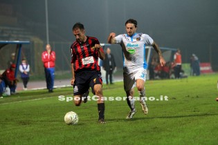 Marco Mancosu in azione contro il Catania (Foto Gianfranco Carozza)