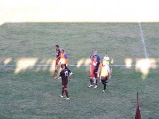 Esultanza del Mondragone dopo la vittoria sulla Virtus Volla (foto Fantaccione)