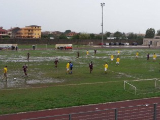 La 'piscina' dove hanno giocato Maceratese e Maddalonese