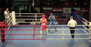 Un momento della finale 56 kg tra Di Serio e il finalndese Khalaev (foto: FPI)