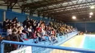 La tribuna sammaritana gremita per Posillipo-Canottieri