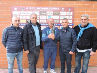 La dirigenza mondragonese con il presidente del Casagiove Corsale