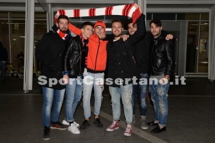 I tifosi della Casertana all'aereoporto di Capodichino